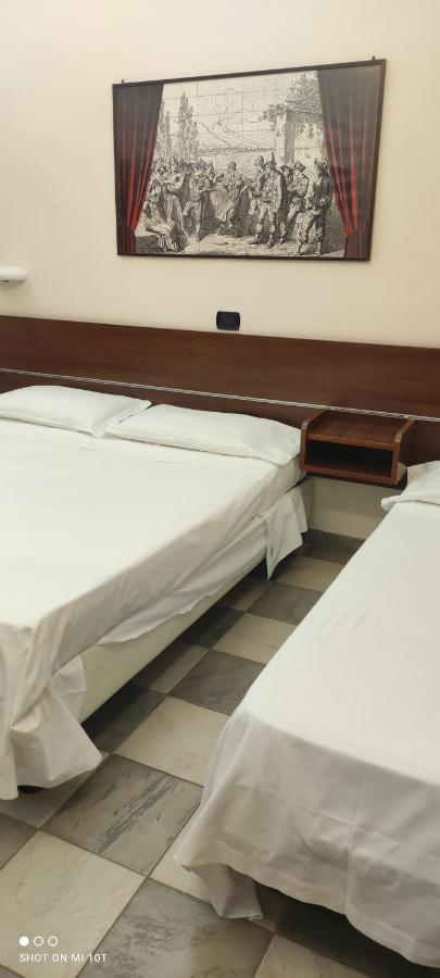 Hotel Luna Rossa Nápoly Kültér fotó