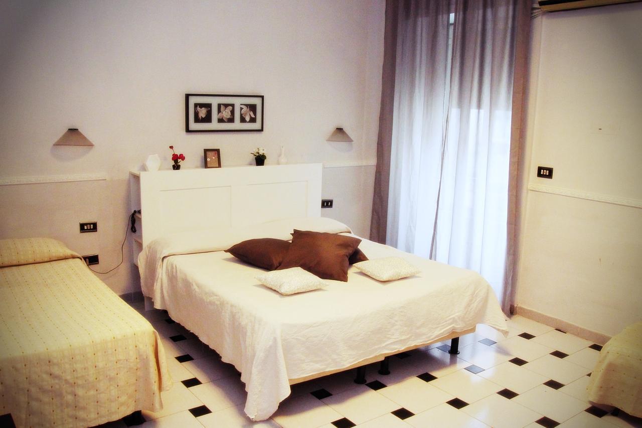Hotel Luna Rossa Nápoly Kültér fotó