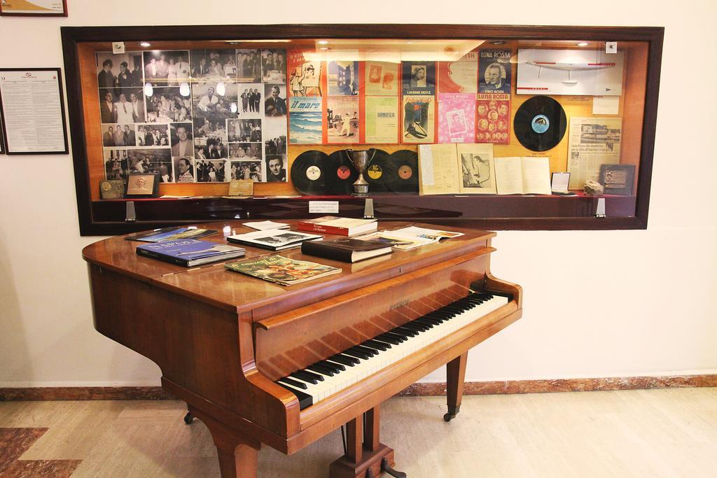 Hotel Luna Rossa Nápoly Kültér fotó