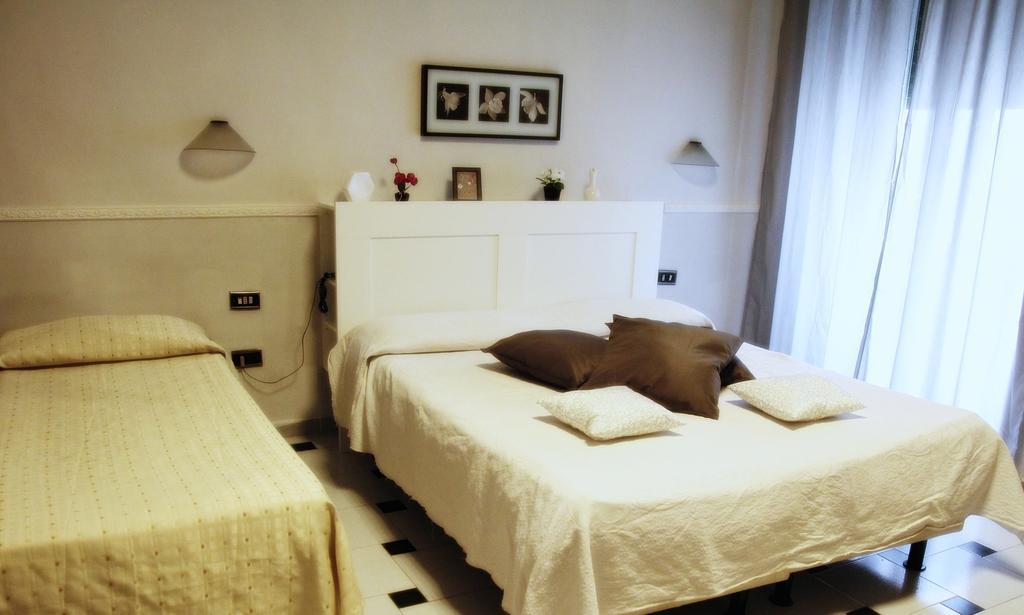 Hotel Luna Rossa Nápoly Kültér fotó