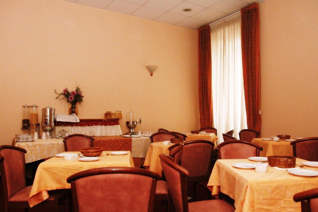 Hotel Luna Rossa Nápoly Kültér fotó