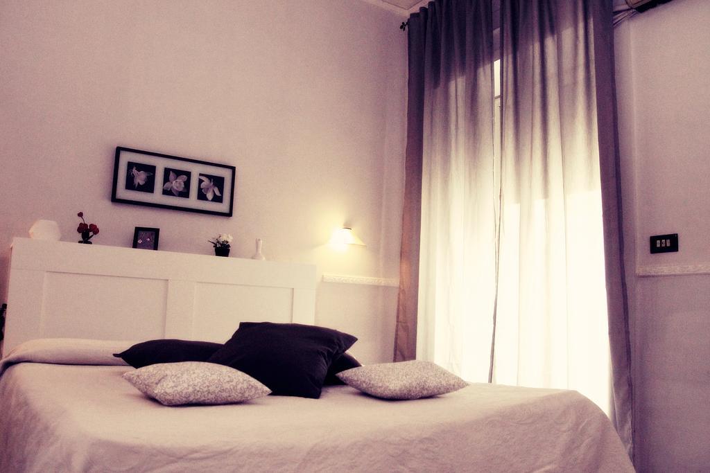 Hotel Luna Rossa Nápoly Kültér fotó
