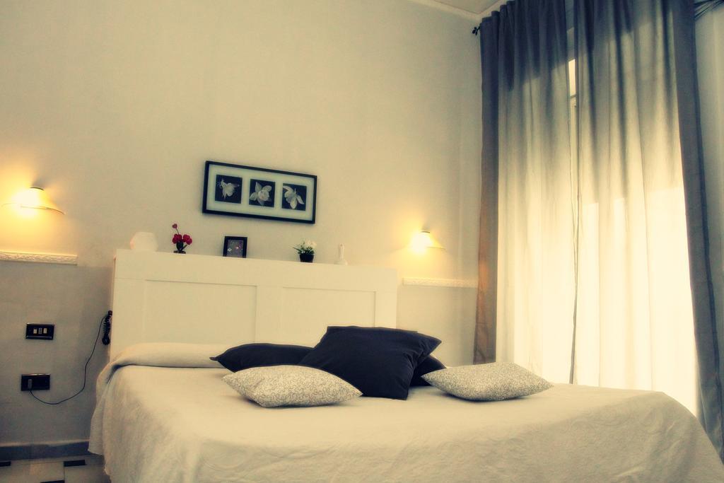 Hotel Luna Rossa Nápoly Kültér fotó