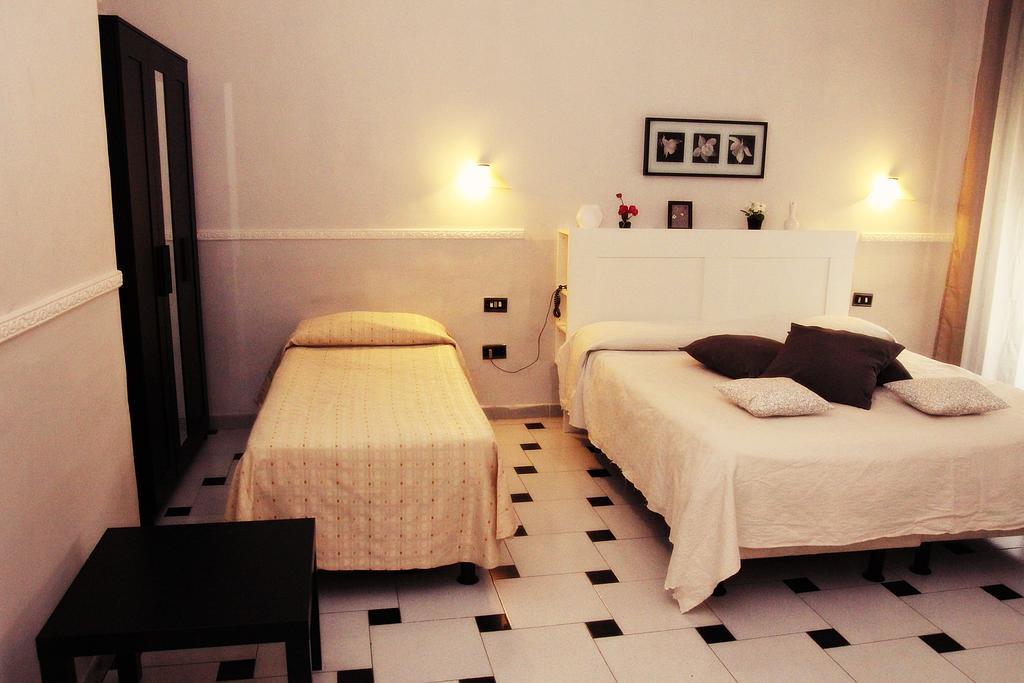 Hotel Luna Rossa Nápoly Kültér fotó