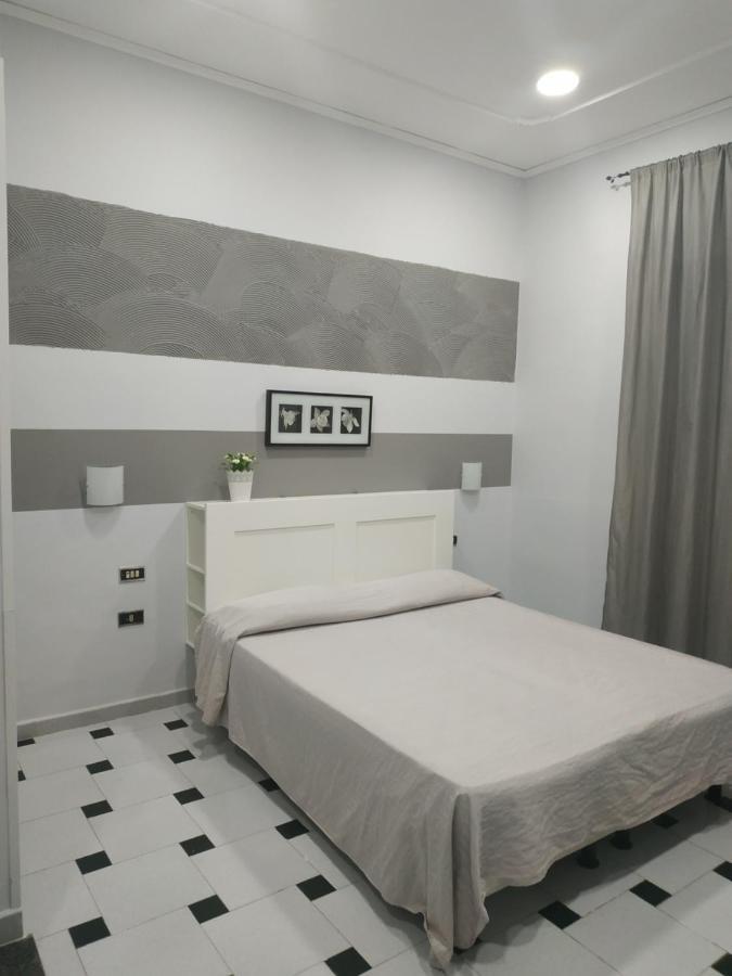 Hotel Luna Rossa Nápoly Kültér fotó