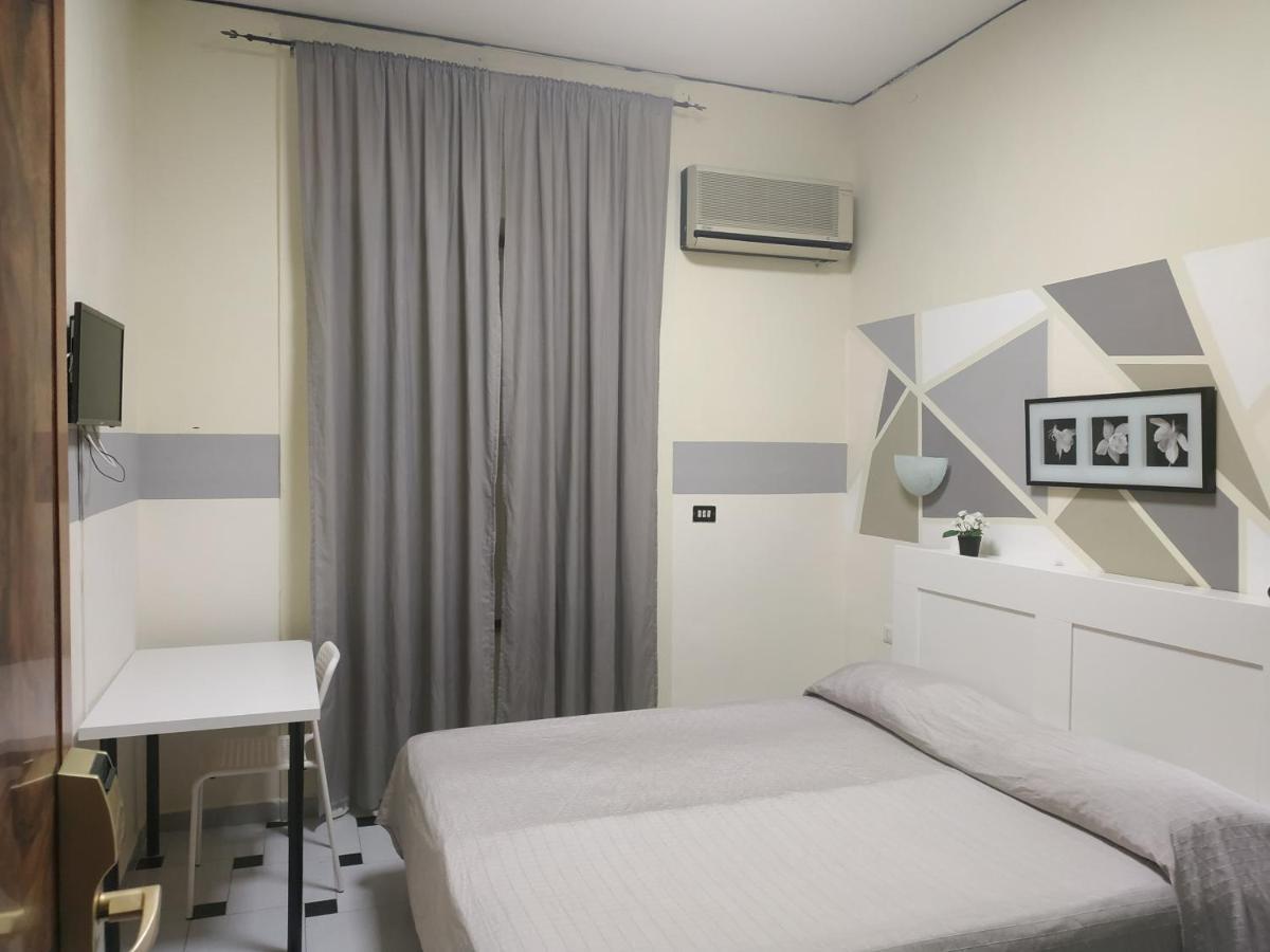 Hotel Luna Rossa Nápoly Kültér fotó